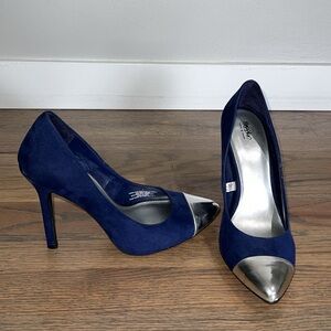Pointed toe pumps size 7